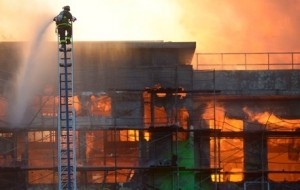 Мосгосстройнадзор выявил 690 нарушений пожарной безопасности на стройках